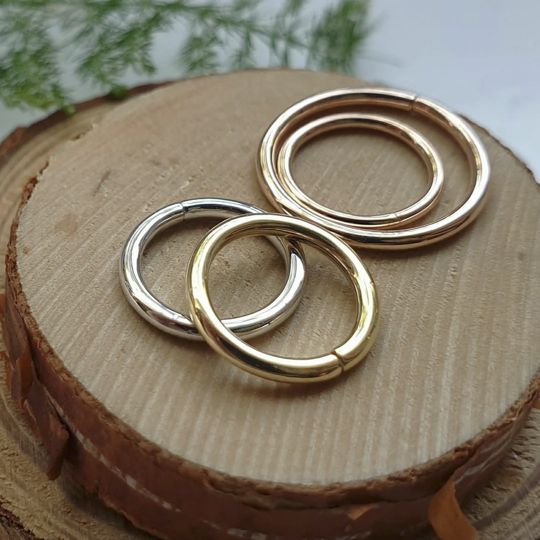 Plain Gold Seam Ring from Junipurr