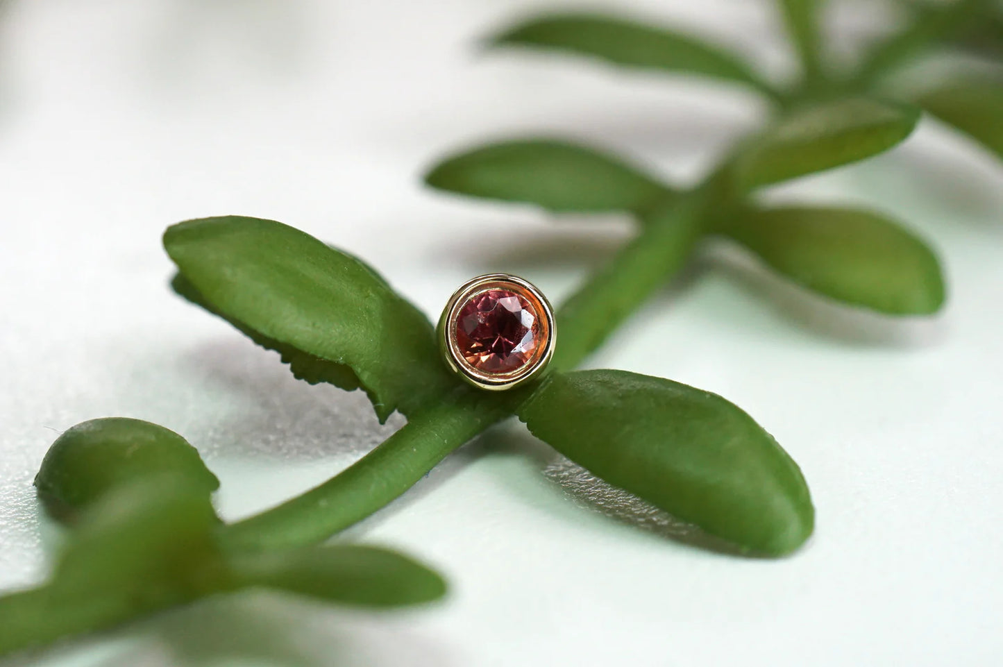 Solitaire - Reitz - Bezel Faceted Gemstone from Modern Mood